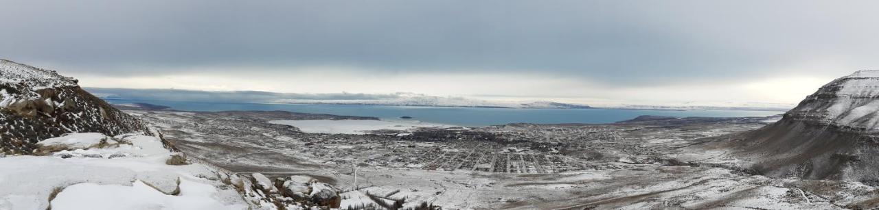 Villa Casa A Estrenar! A 5 Minutos De La Terminal De Omnibus Y Muy Cerca Del Centro! El Calafate Exterior foto
